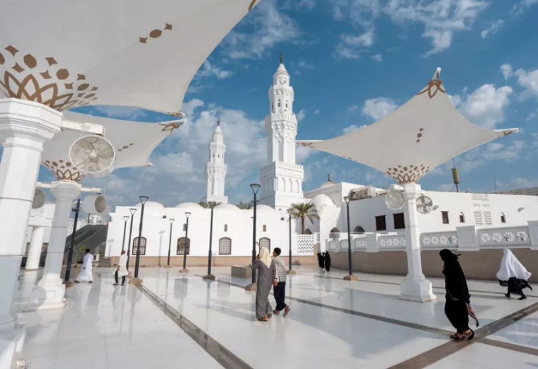 Masjid Qiblatain: Sejarah Perubahan Arah Kiblat dan Hikmahnya